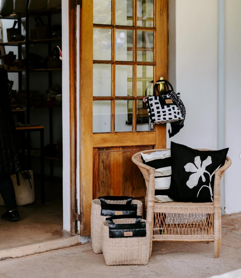 PALM PICNIC BASKET IN BLACK